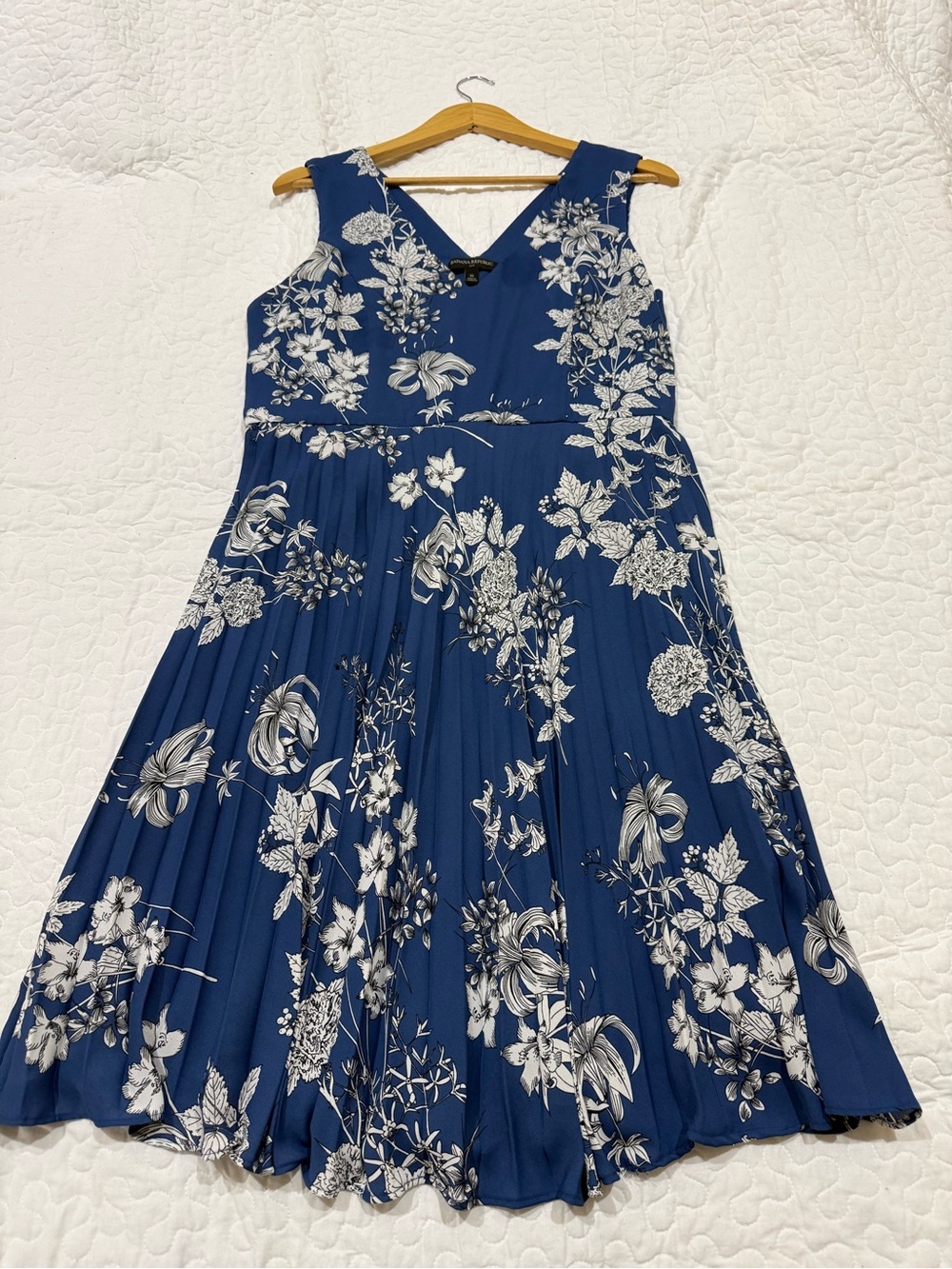 Banana republic size 10 floral dress - Picture 5 of 5